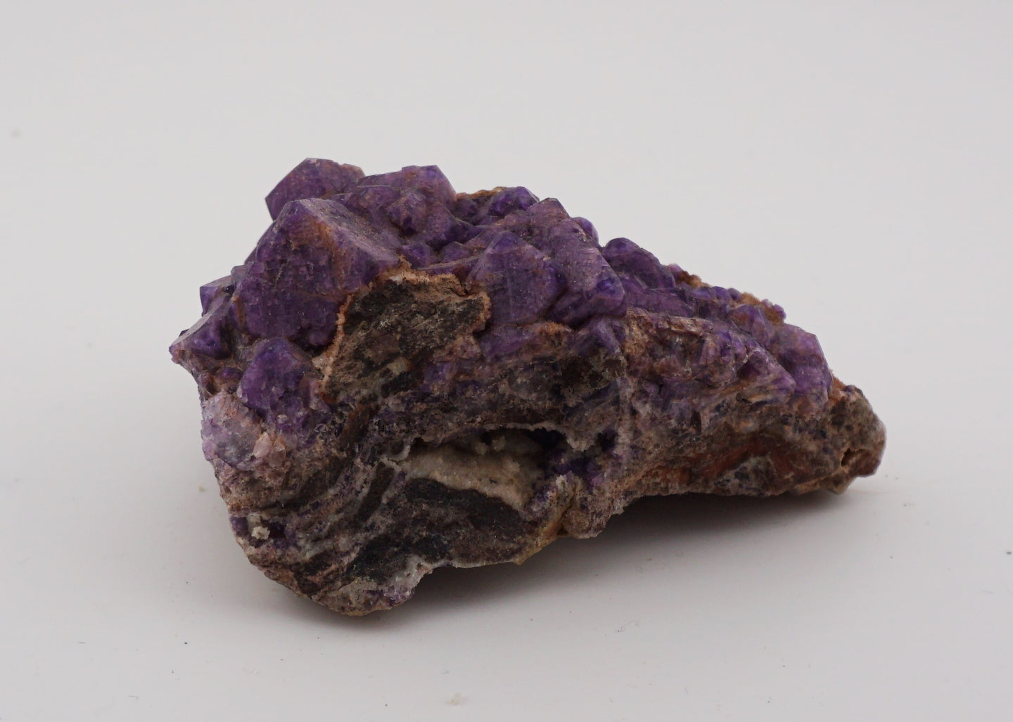 M962 Fluorit violett