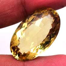Lade das Bild in den Galerie-Viewer, E1018 Citrin Top 42,0ct.