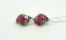 Lade das Bild in den Galerie-Viewer, S301 Ohrstecker mit Rubin und Safire
