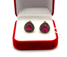 Lade das Bild in den Galerie-Viewer, S304 Ohrstecker mit Rubin und Safire