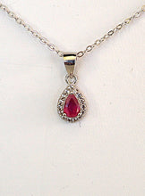 Lade das Bild in den Galerie-Viewer, S823 Silber 925 Anhänger mit Rubin