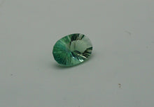 Charger l'image dans la galerie, E153 Fluorite vert 11,80ct.