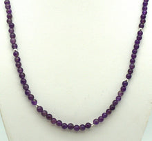Lade das Bild in den Galerie-Viewer, K101 Halskette aus Amethyst