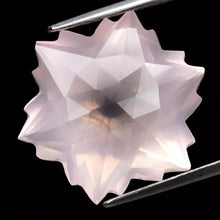 Lade das Bild in den Galerie-Viewer, E1022 Rosenquarz, Schneeflocken Schliff 8,02ct.
