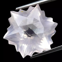 Lade das Bild in den Galerie-Viewer, E1023 Rosenquarz, Schneeflocken Schliff 8,46ct.