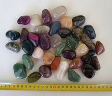 Lade das Bild in den Galerie-Viewer, T304 Trommelsteine groß 1 kg.