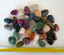 Lade das Bild in den Galerie-Viewer, T304 Trommelsteine groß 1 kg.