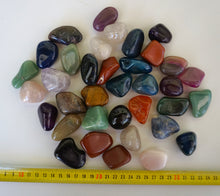 Lade das Bild in den Galerie-Viewer, T305 Trommelsteine groß 1 kg.