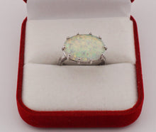 Lade das Bild in den Galerie-Viewer, V155 Ring mit Opal
