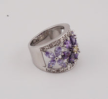 Lade das Bild in den Galerie-Viewer, V158 Ring mit violetten Steine

