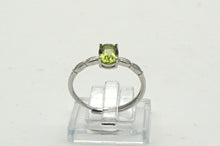 Charger l'image dans la galerie, V158 Ring mit Peridot