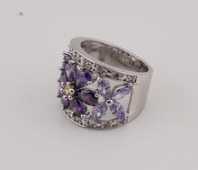 Lade das Bild in den Galerie-Viewer, V158 Ring mit violetten Steine
