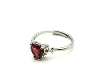 Lade das Bild in den Galerie-Viewer, V172 Ring mit Granat Herz