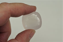 Charger l'image dans la galerie, E1021 Quartz rose 71,60 ct.