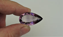 Lade das Bild in den Galerie-Viewer, E1053 Amethyst Top mit Zertifikat 44,13ct.
