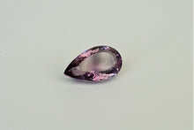 Lade das Bild in den Galerie-Viewer, E1053 Amethyst Top mit Zertifikat 44,13ct.