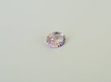 Lade das Bild in den Galerie-Viewer, E1077 Amethyst Top Concave Cut