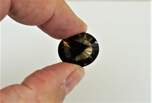 Lade das Bild in den Galerie-Viewer, E1080 Bio Quarz Top im Concave Cut mit Zertifikat