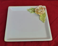 Charger l'image dans la galerie, K176 Assiette carrée avec rose