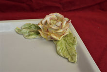 Charger l'image dans la galerie, K176 Assiette carrée avec rose