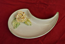 Lade das Bild in den Galerie-Viewer, K179 Schale mit Rose