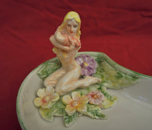Lade das Bild in den Galerie-Viewer, K183 Schale mit Frau