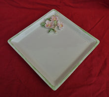Lade das Bild in den Galerie-Viewer, K187 Teller mit Blumen