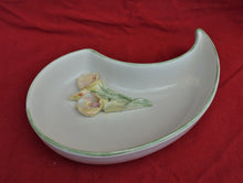 Lade das Bild in den Galerie-Viewer, K188 Schale mit Blumen