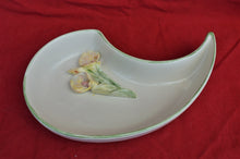 Lade das Bild in den Galerie-Viewer, K188 Schale mit Blumen