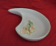 Lade das Bild in den Galerie-Viewer, K188 Schale mit Blumen