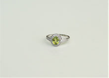 Lade das Bild in den Galerie-Viewer, S231 Silberring 925 mit Peridot