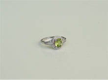 Lade das Bild in den Galerie-Viewer, S231 Silberring 925 mit Peridot