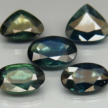 Lade das Bild in den Galerie-Viewer, E724 1 Stk. blau/grün Safir 1,0ct.