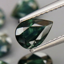 Lade das Bild in den Galerie-Viewer, E689 1 Stk. blau/grün Safir 0,90ct.