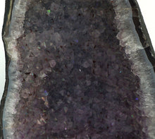 Lade das Bild in den Galerie-Viewer, E1001 Amethyst Geode
