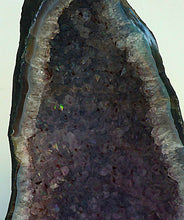 Lade das Bild in den Galerie-Viewer, E1001 Amethyst Geode
