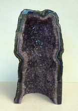 Lade das Bild in den Galerie-Viewer, E1002 Amethyst Geode
