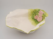Lade das Bild in den Galerie-Viewer, P106 Porzellan Schale mit Blumen
