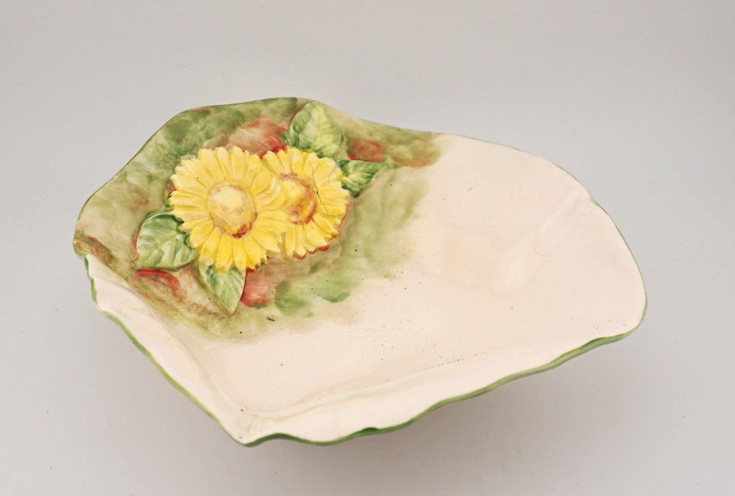 P133 Porzellan Schale mit Blumen