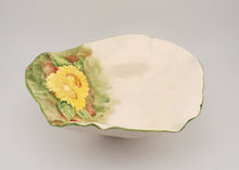 Lade das Bild in den Galerie-Viewer, P133 Porzellan Schale mit Blumen
