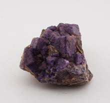 Lade das Bild in den Galerie-Viewer, M962 Fluorit violett

