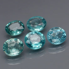 Lade das Bild in den Galerie-Viewer, E1131 1 Stk. Apatit blau 0,80 ct.
