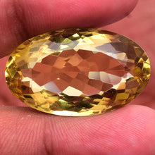 Lade das Bild in den Galerie-Viewer, E1018 Citrin Top 42,0ct.
