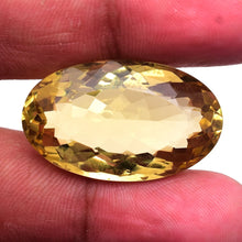 Lade das Bild in den Galerie-Viewer, E1018 Citrin Top 42,0ct.
