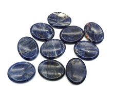 Lade das Bild in den Galerie-Viewer, D103 Daumenstein Sodalith
