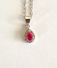 Lade das Bild in den Galerie-Viewer, S823 Silber 925 Anhänger mit Rubin
