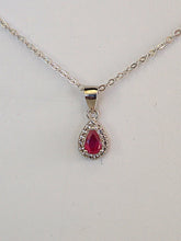 Lade das Bild in den Galerie-Viewer, S823 Silber 925 Anhänger mit Rubin
