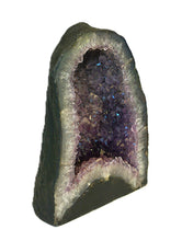 Charger l'image dans la galerie, E1006 Amethyst Geode 11 kg.
