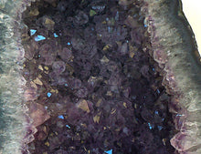 Charger l'image dans la galerie, E1006 Amethyst Geode 11 kg.
