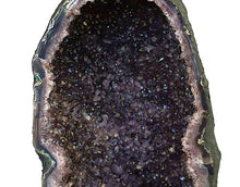 Charger l'image dans la galerie, E1007 Amethyst Geode 8 kg.
